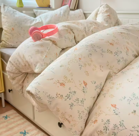 FloraLuxe Cotton Bedding Set (Duvet Cover + Pillowcases)