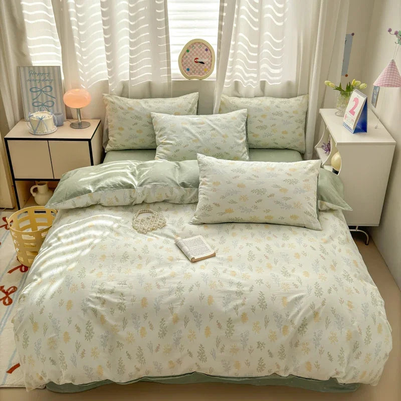 FloraLuxe Cotton Bedding Set (Duvet Cover + Pillowcases)