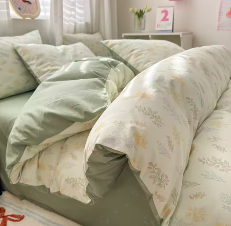 FloraLuxe Cotton Bedding Set (Duvet Cover + Pillowcases)