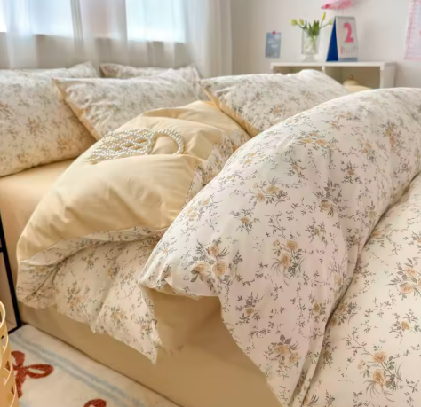 FloraLuxe Cotton Bedding Set (Duvet Cover + Pillowcases)